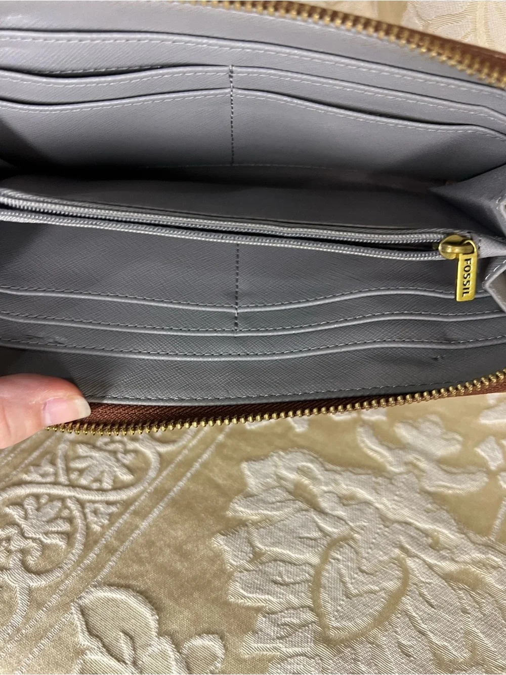 Fossil Brown Pebbled Leather Zip Around Wallet White Tassel Organizer - Picture 3 of 4